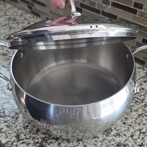 Tupperware Silver Cookware Pot with Lid